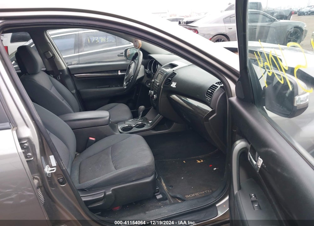 2013 KIA SORENTO LX VIN: 5XYKT3A68DG368186