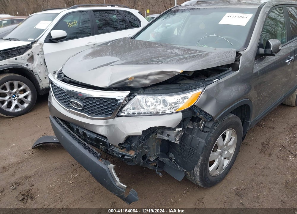 2013 KIA SORENTO LX VIN: 5XYKT3A68DG368186