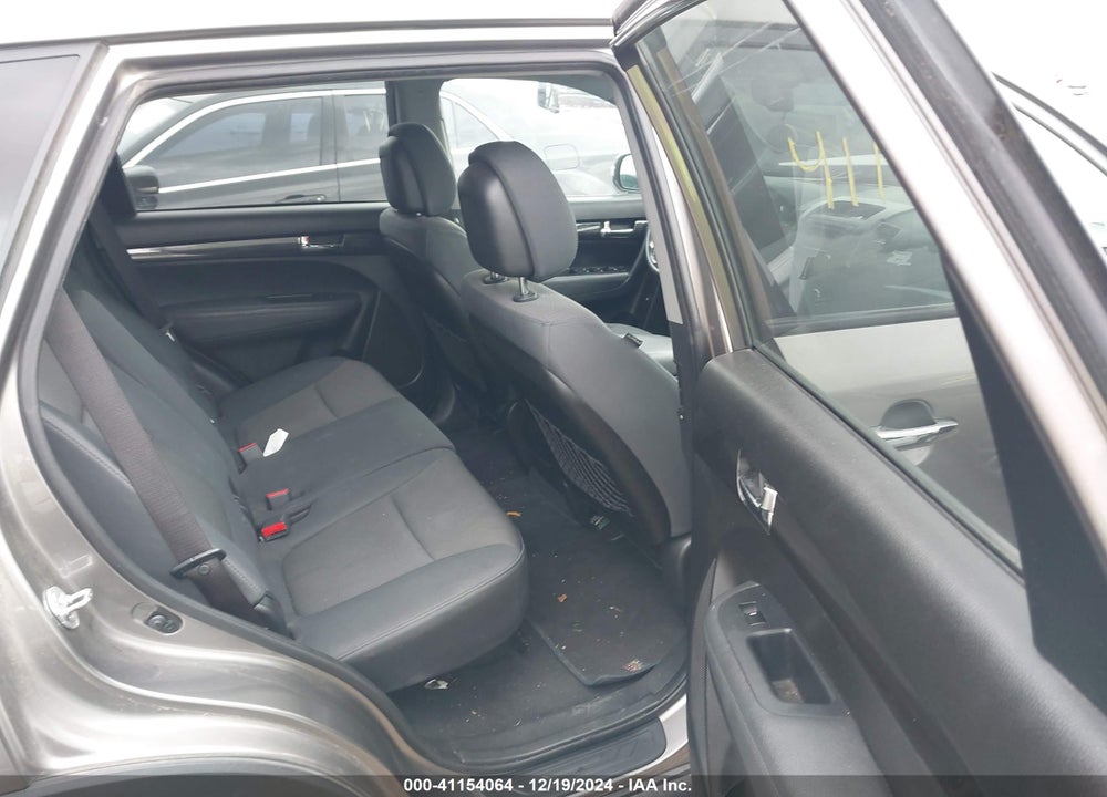 2013 KIA SORENTO LX VIN: 5XYKT3A68DG368186