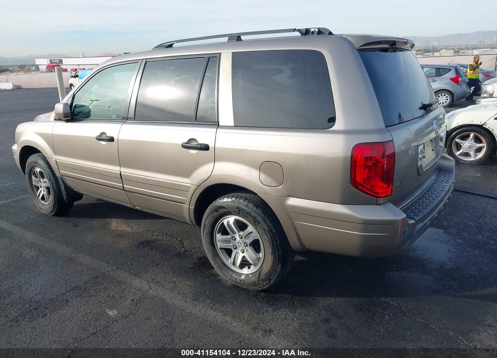 2004 HONDA PILOT EX VIN: 2HKYF184X4H535618