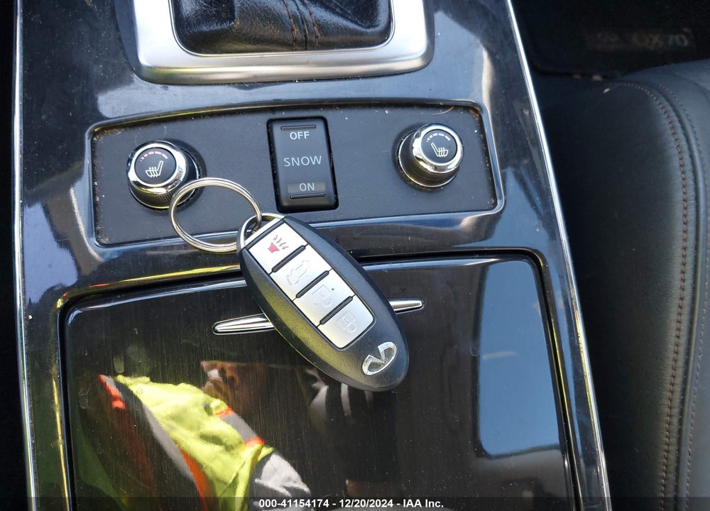 2014 INFINITI QX70 VIN: JN8CS1MU6EM451979