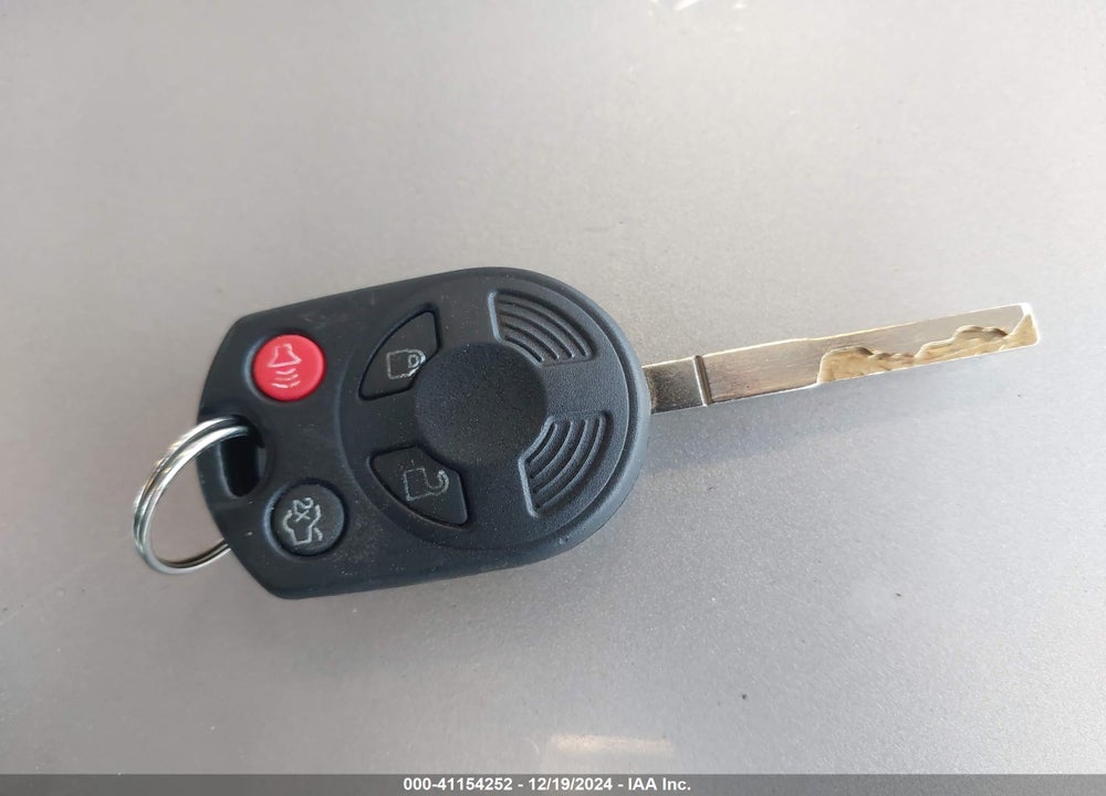 2015 FORD FOCUS VIN: 1FADP3K27FL261572