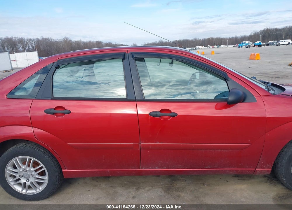 2005 FORD FOCUS ZX4 VIN: 1FAFP34N05W186288