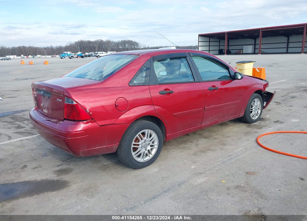 2005 FORD FOCUS ZX4 VIN: 1FAFP34N05W186288
