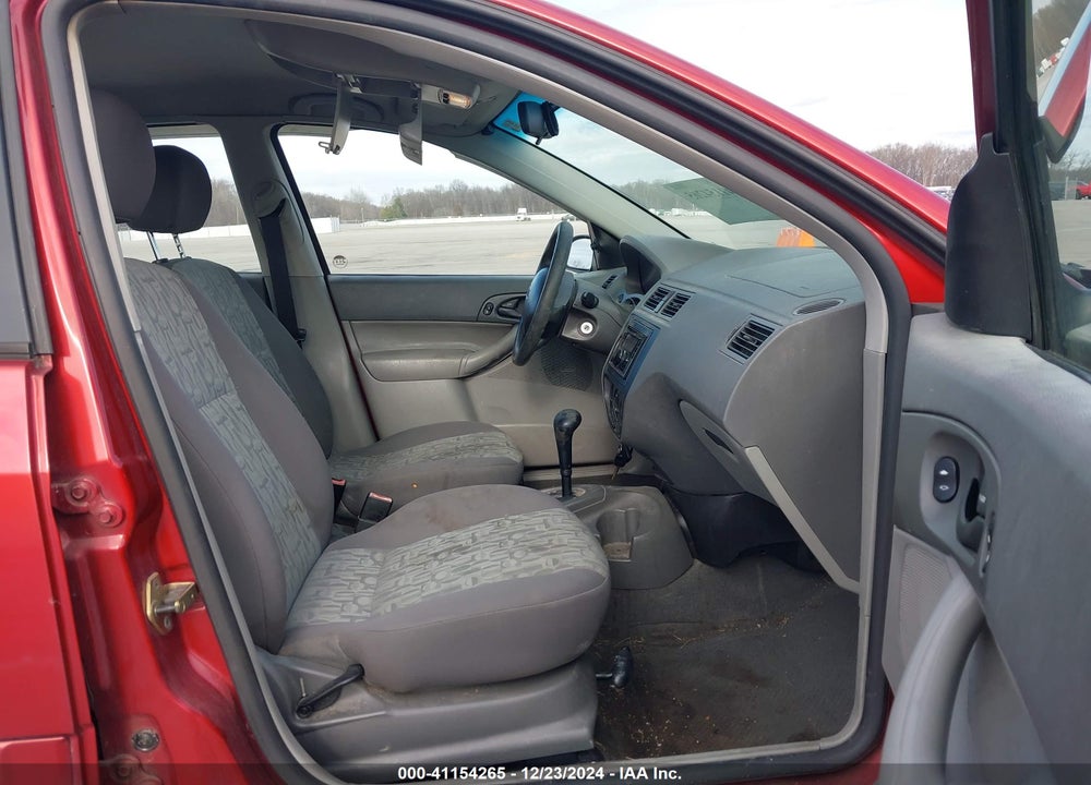 2005 FORD FOCUS ZX4 VIN: 1FAFP34N05W186288