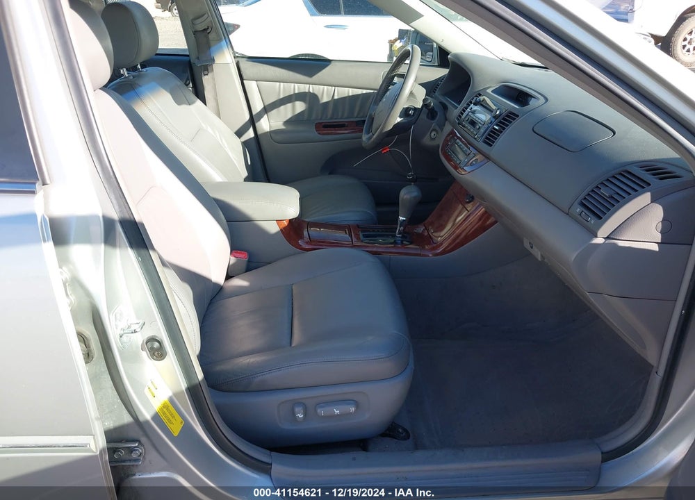 2005 TOYOTA CAMRY XLE VIN: 4T1BE30K55U617046