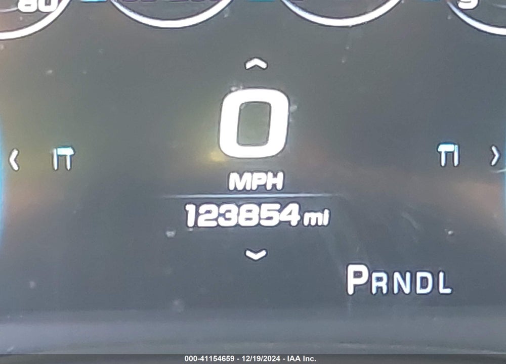 2017 CHEVROLET SUBURBAN PREMIER VIN: 1GNSCJKC6HR405338