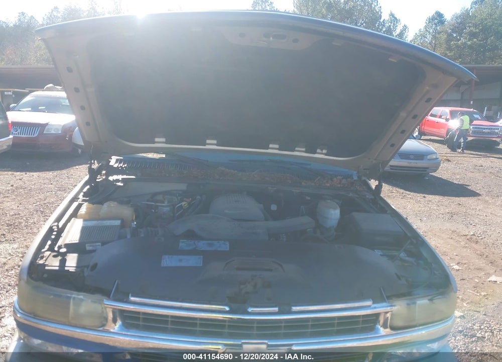 2005 CHEVROLET TAHOE LT VIN: 1GNEC13T75J117897