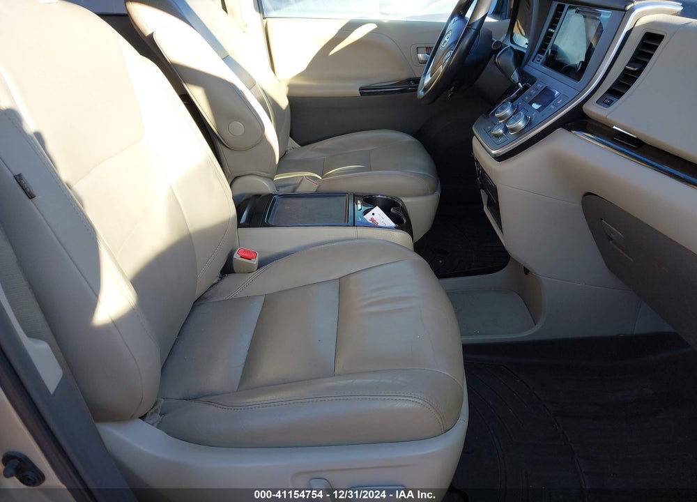 2015 TOYOTA SIENNA XLE 8 PASSENGER VIN: 5TDYK3DC1FS563230