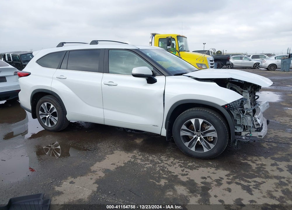 2023 TOYOTA HIGHLANDER HYBRID XLE VIN: 5TDKBRCH2PS585664