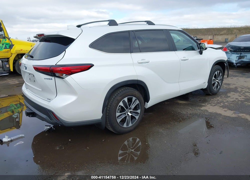 2023 TOYOTA HIGHLANDER HYBRID XLE VIN: 5TDKBRCH2PS585664