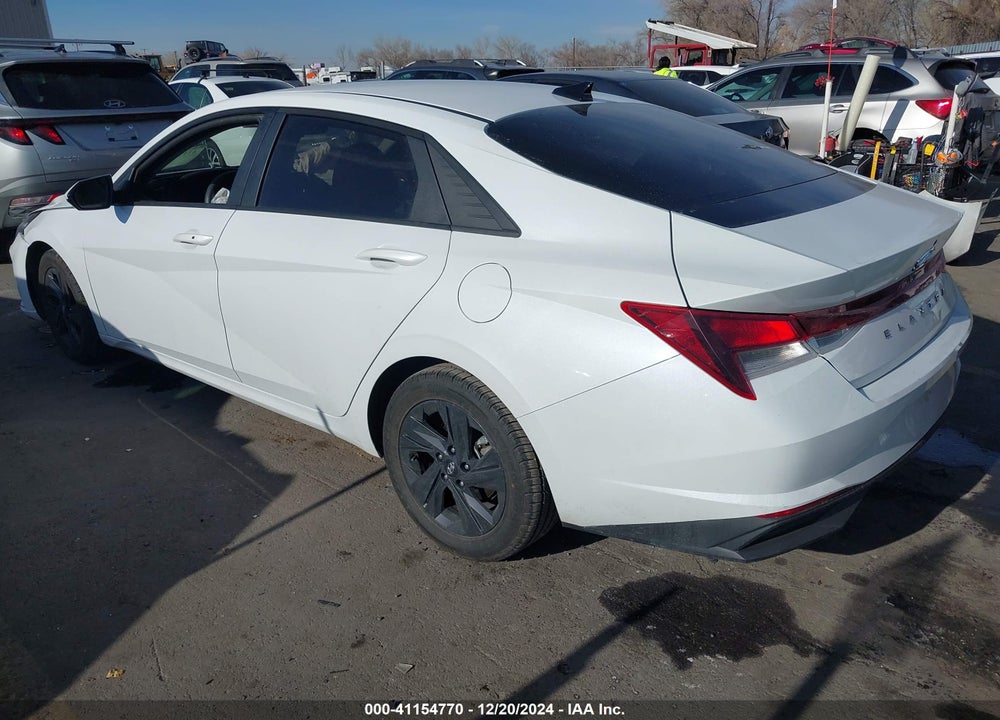 2021 HYUNDAI ELANTRA VIN: 5NPLM4AG8MH001152