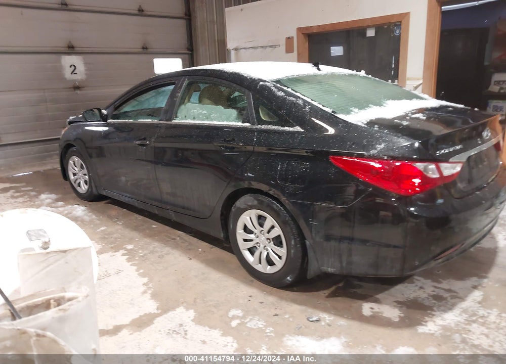 2013 HYUNDAI SONATA GLS VIN: 5NPEB4AC2DH592526