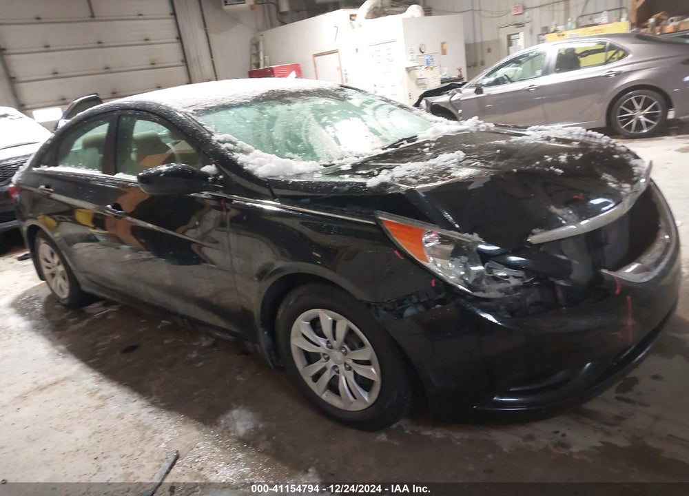 2013 HYUNDAI SONATA GLS VIN: 5NPEB4AC2DH592526