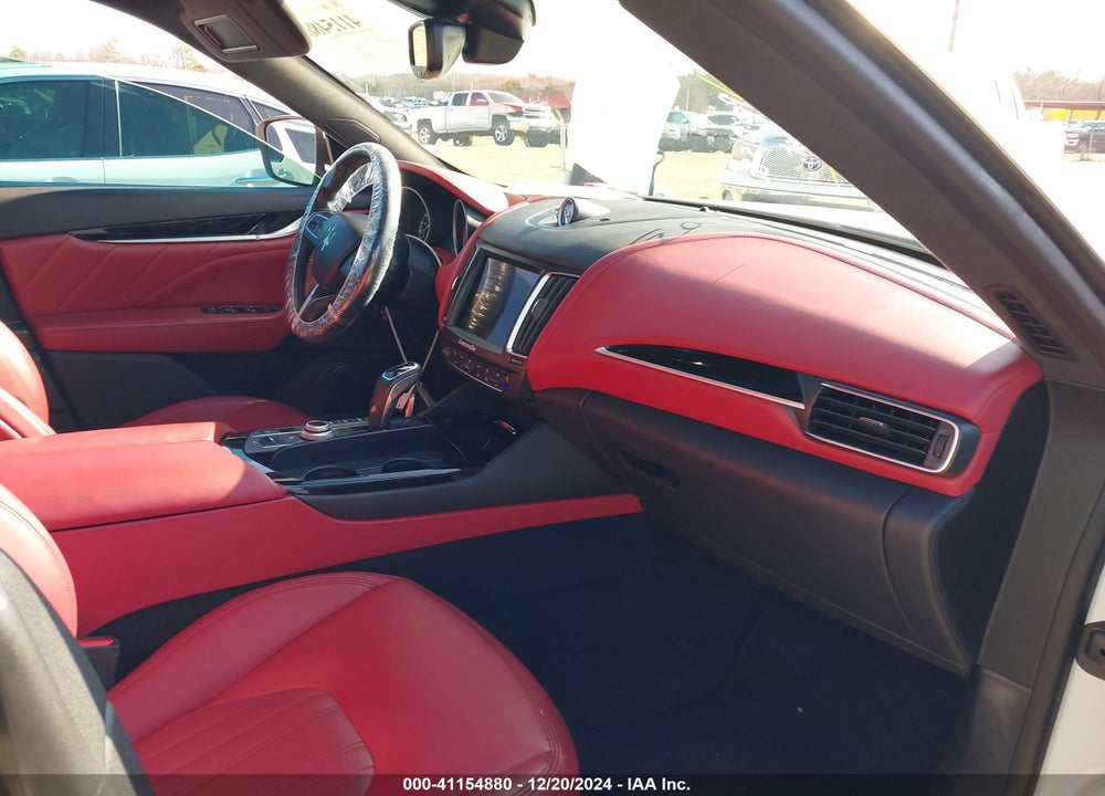 2019 MASERATI LEVANTE VIN: ZN661XUA4KX335161