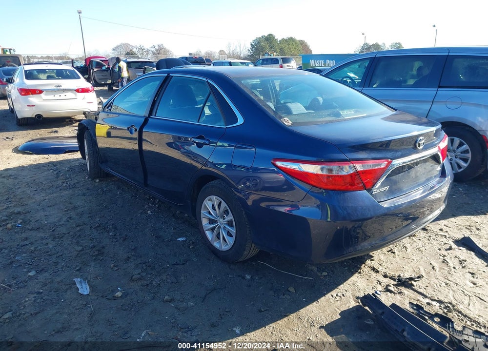2017 TOYOTA CAMRY LE VIN: 4T1BF1FK8HU768072