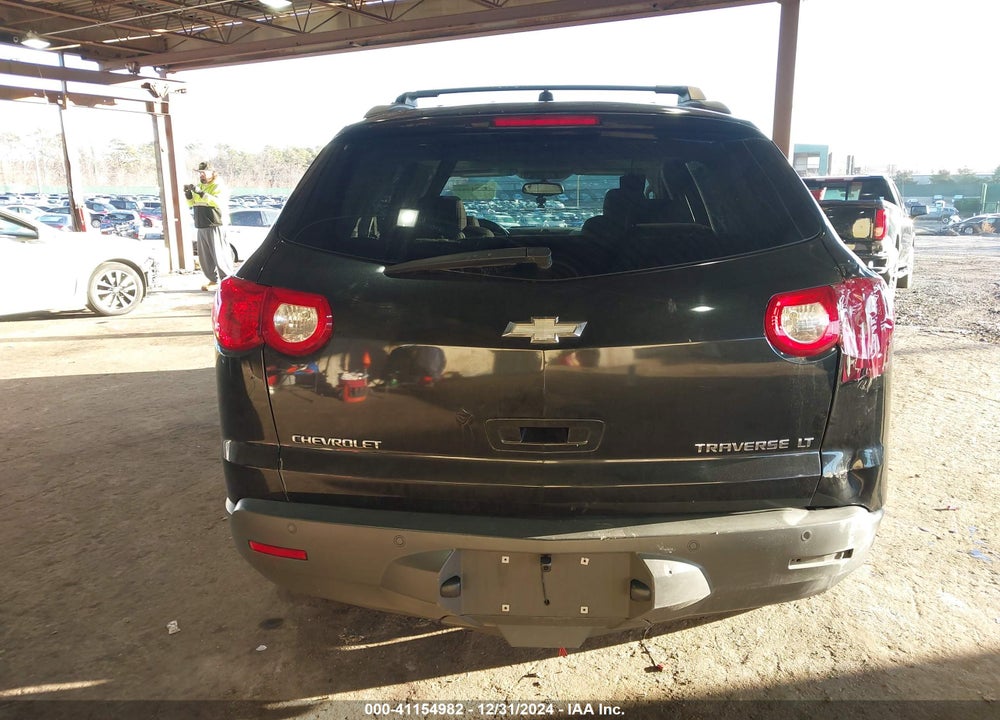 2009 CHEVROLET TRAVERSE VIN: 1GNEV23DX9S121810