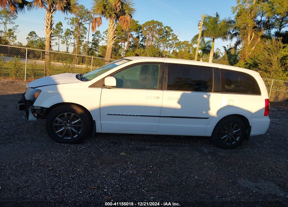 2015 CHRYSLER TOWN & COUNTRY S VIN: 2C4RC1HG9FR646447