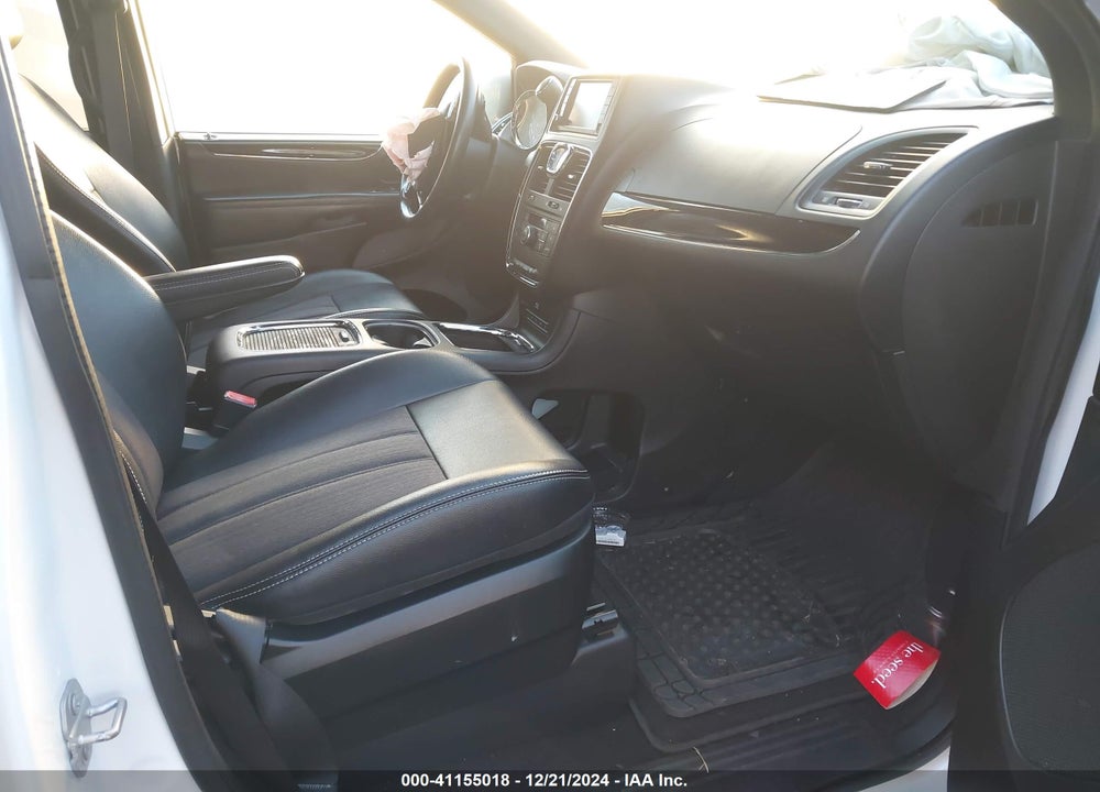 2015 CHRYSLER TOWN & COUNTRY S VIN: 2C4RC1HG9FR646447