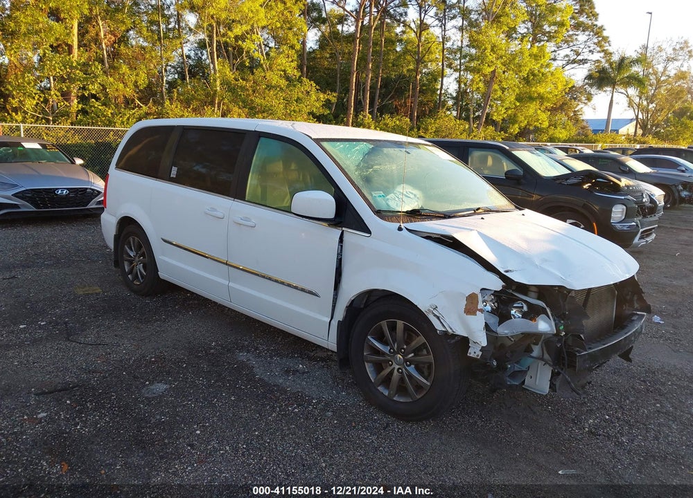 2015 CHRYSLER TOWN & COUNTRY S VIN: 2C4RC1HG9FR646447