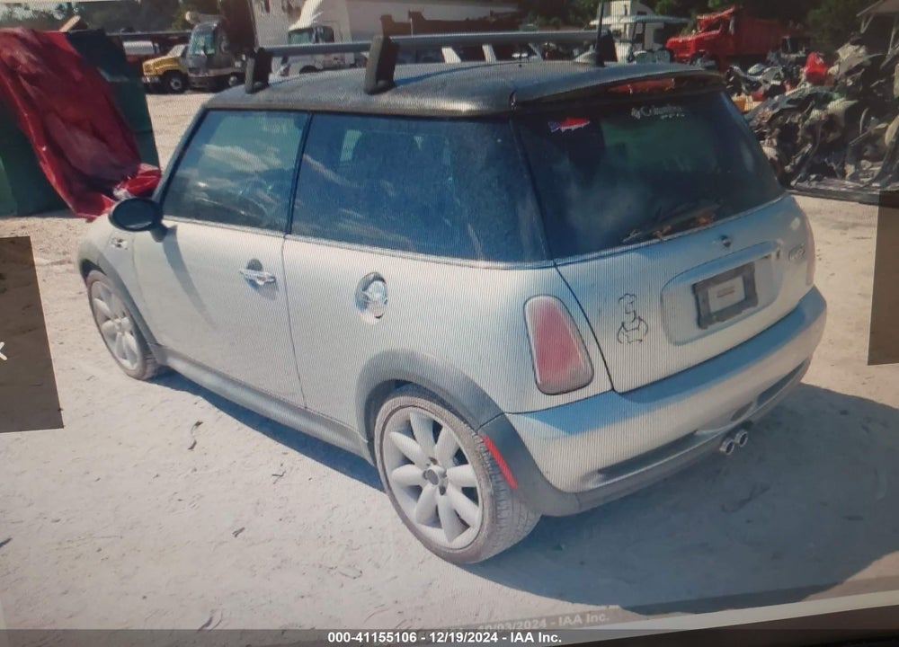 2005 MINI COOPER S VIN: WMWRE33415TD96468