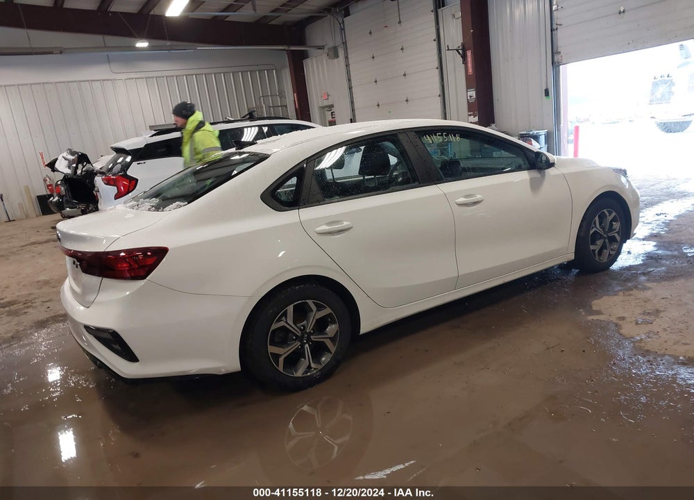 2020 KIA FORTE LXS VIN: 3KPF24AD8LE221032