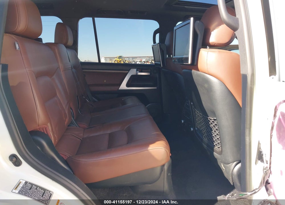 2016 TOYOTA LAND CRUISER V8 VIN: JTMCY7AJ1G4038748