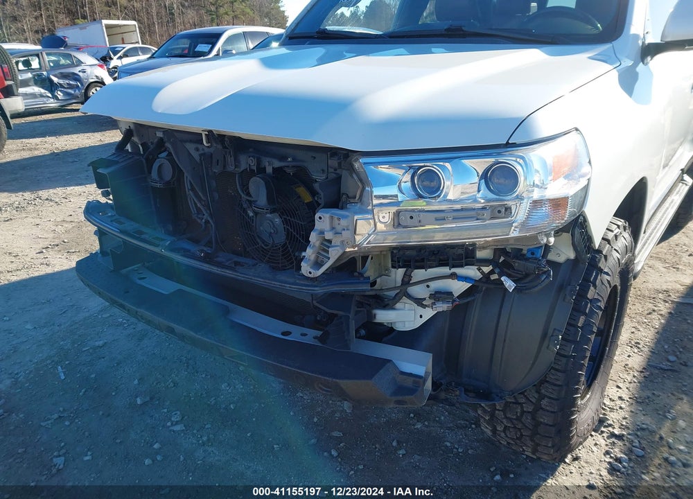 2016 TOYOTA LAND CRUISER V8 VIN: JTMCY7AJ1G4038748