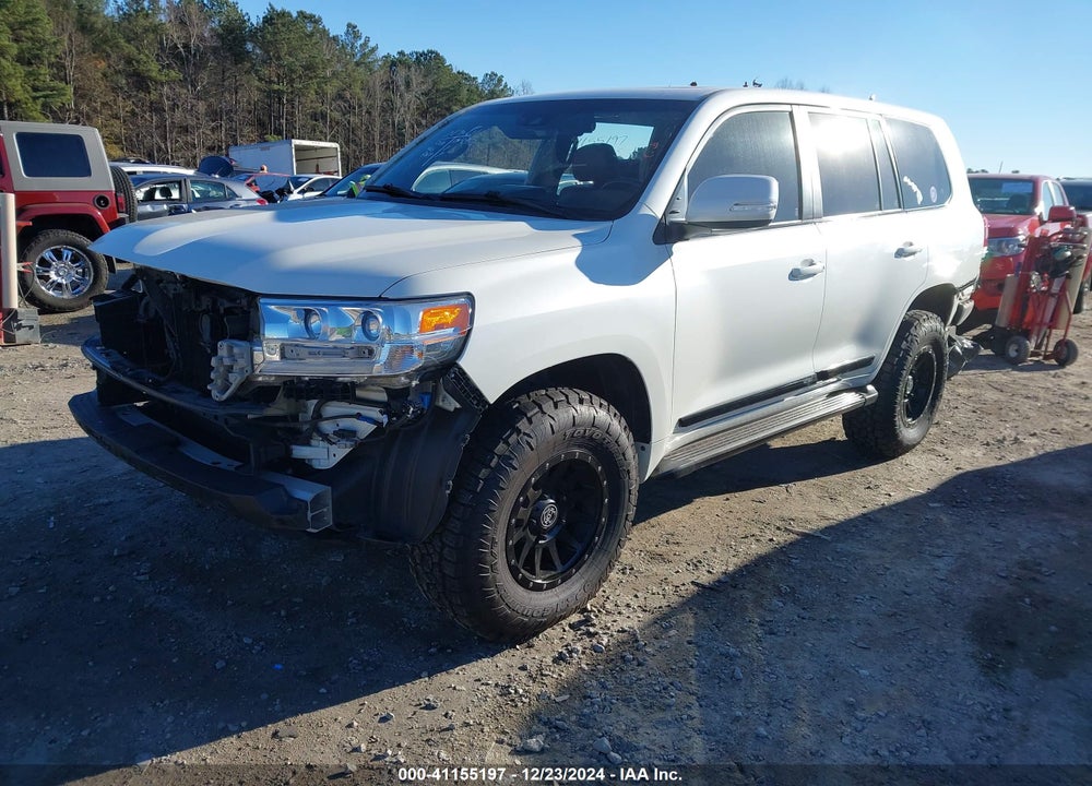 2016 TOYOTA LAND CRUISER V8 VIN: JTMCY7AJ1G4038748