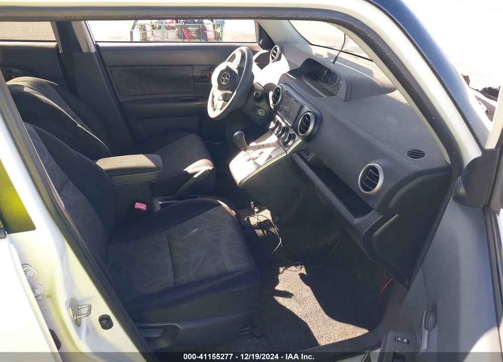 2013 SCION XB VIN: JTLZE4FE4DJ043389
