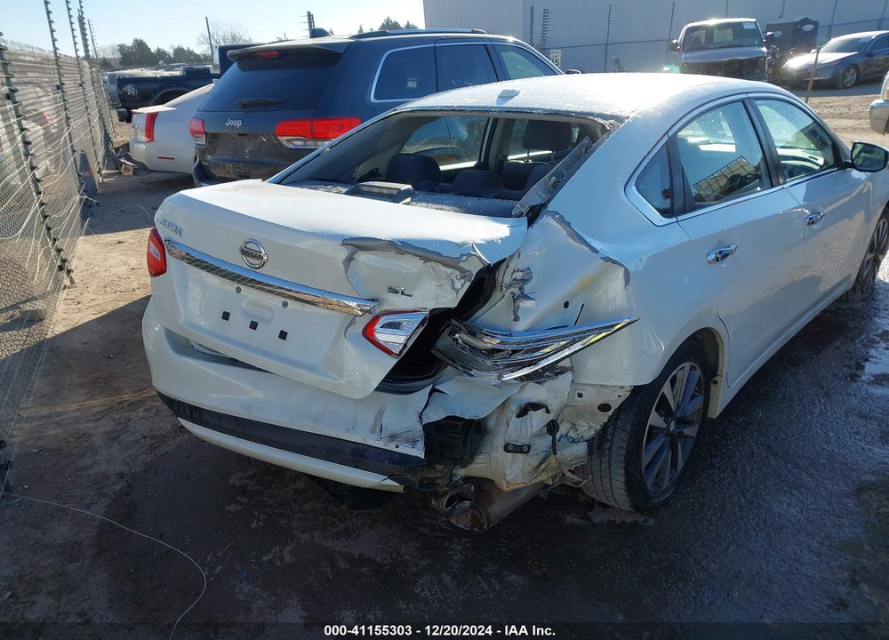 2017 NISSAN ALTIMA VIN: 1N4AL3AP1HC171557