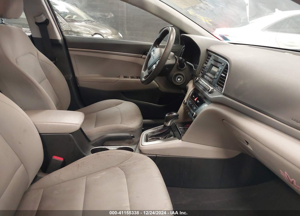 2018 HYUNDAI ELANTRA SE VIN: 5NPD74LF4JH355908