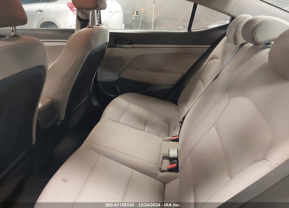 2018 HYUNDAI ELANTRA SE VIN: 5NPD74LF4JH355908