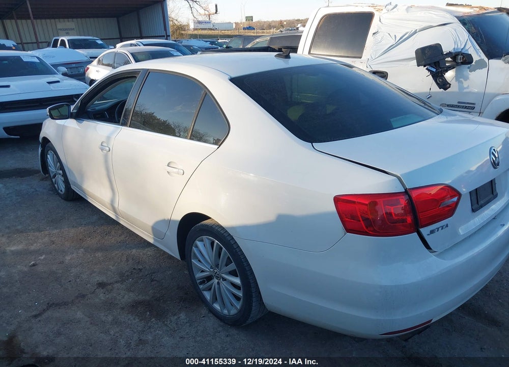 2011 VOLKSWAGEN JETTA VIN: 3VWLX7AJ0BM329352