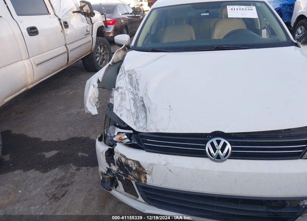 2011 VOLKSWAGEN JETTA VIN: 3VWLX7AJ0BM329352