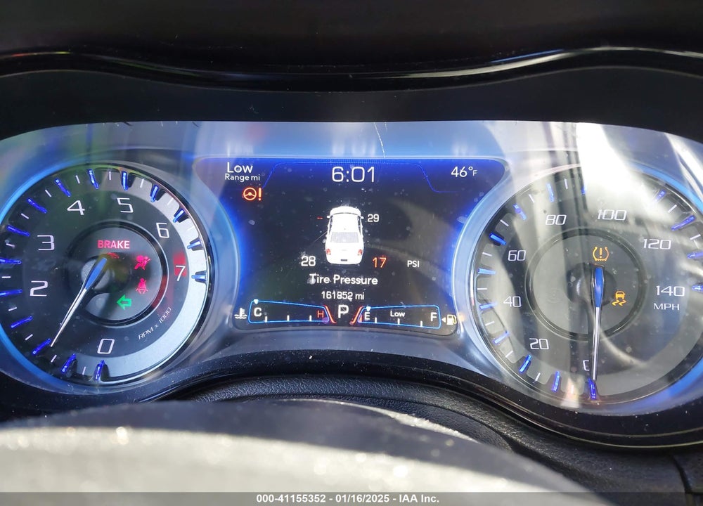2015 CHRYSLER 300 VIN: 2C3CCABG3FH921562