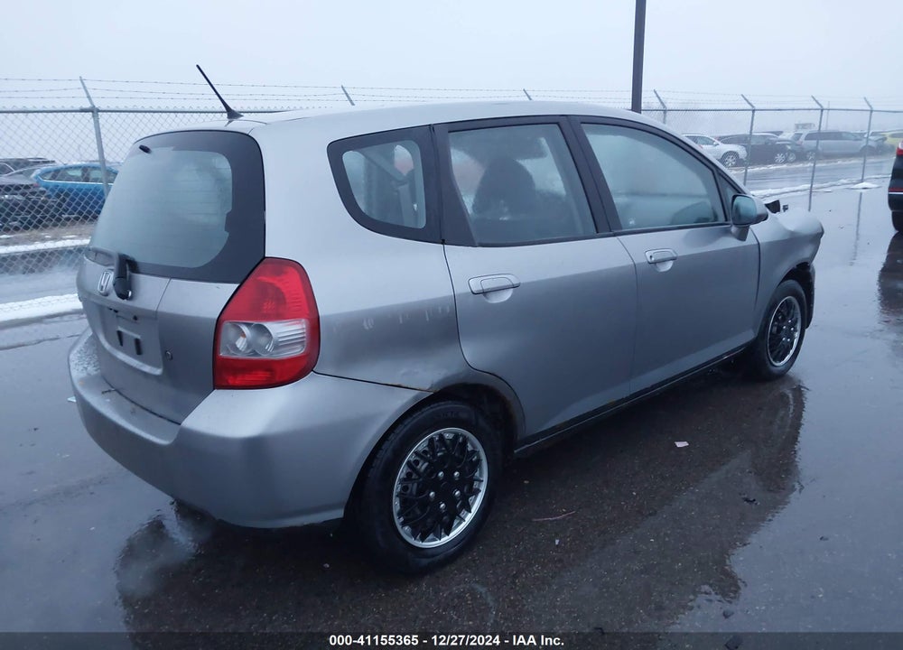 2007 HONDA FIT VIN: JHMGD38497S021180