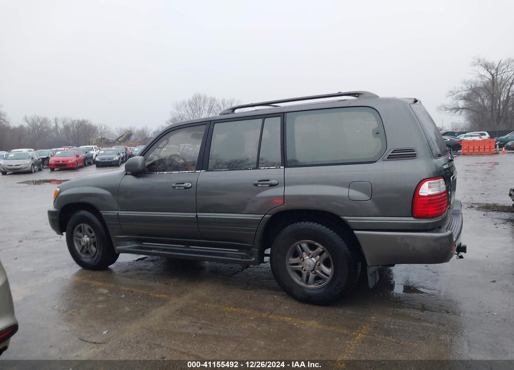 2002 LEXUS LX 470 VIN: JTJHT00W923515897