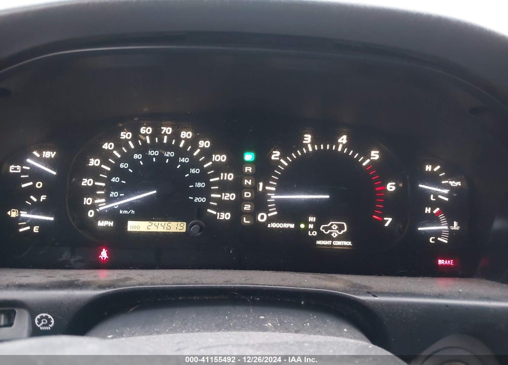 2002 LEXUS LX 470 VIN: JTJHT00W923515897