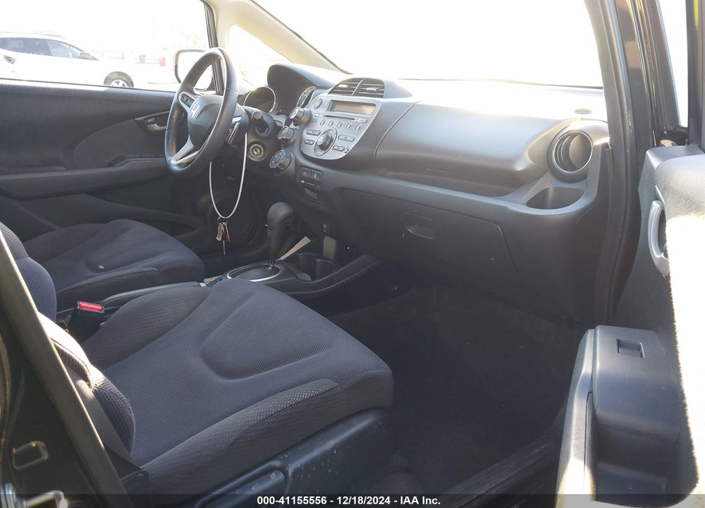 2013 HONDA FIT SPORT VIN: JHMGE8H59DC015517