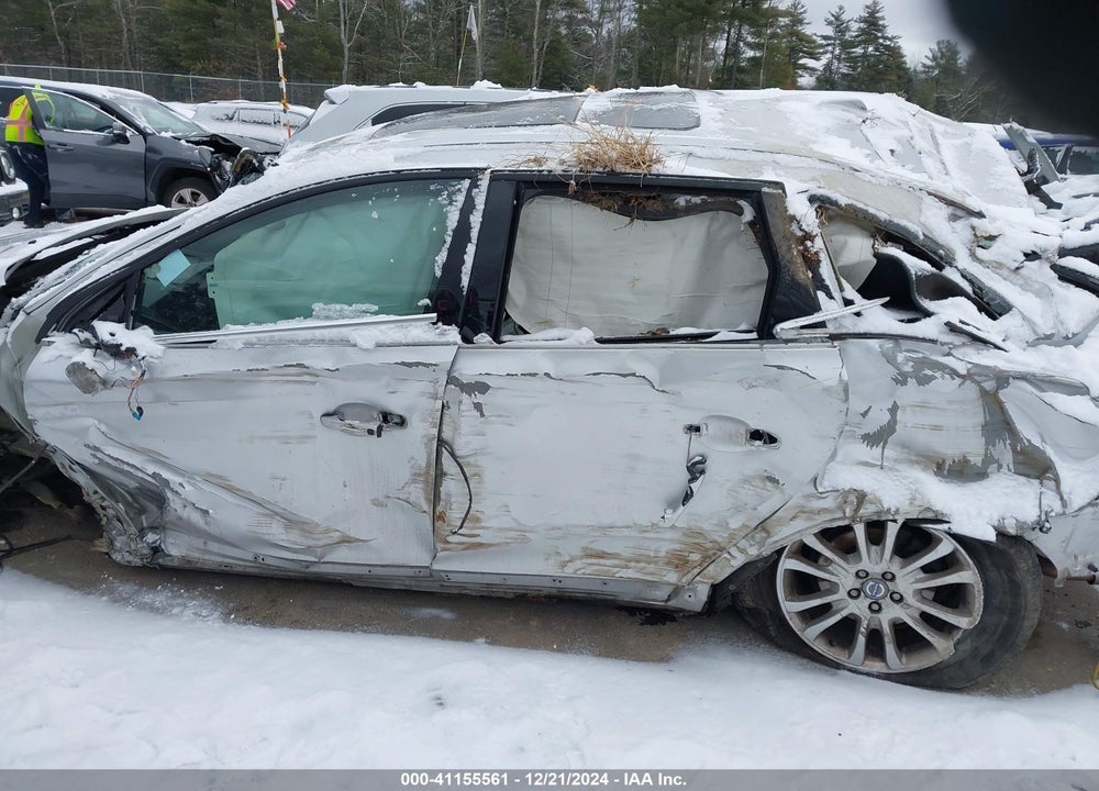 2010 VOLVO XC60 T6/T6 R-DESIGN VIN: YV4992DZ5A2033614