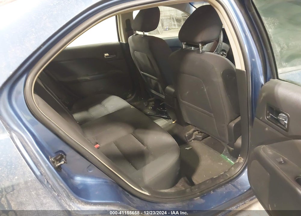 2010 FORD FUSION VIN: 3FAHP0HA2AR142000