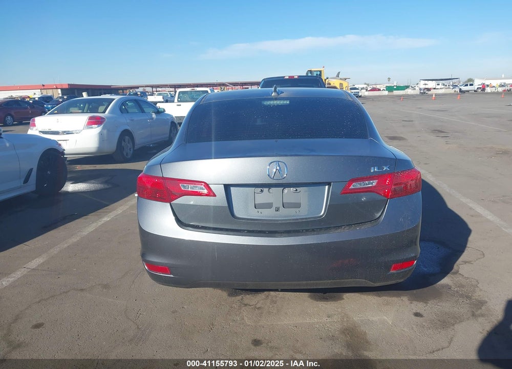 2013 ACURA ILX 2.0L VIN: 19VDE1F30DE022144