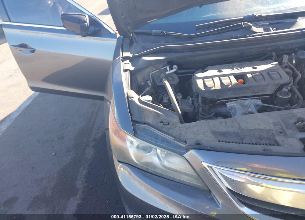 2013 ACURA ILX 2.0L VIN: 19VDE1F30DE022144