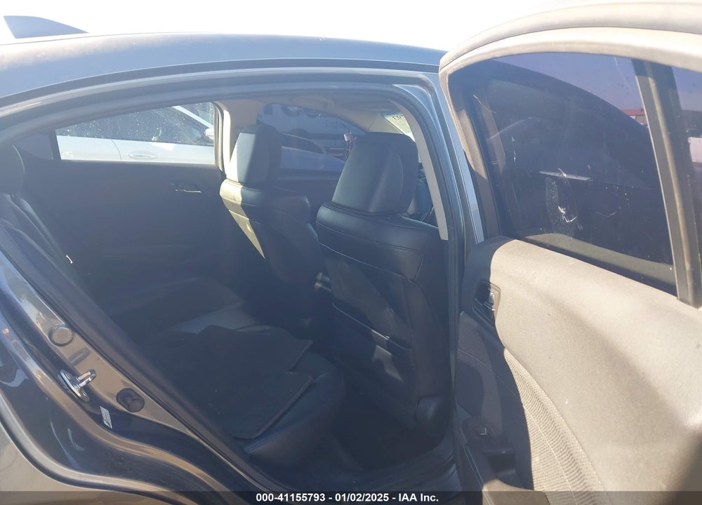 2013 ACURA ILX 2.0L VIN: 19VDE1F30DE022144