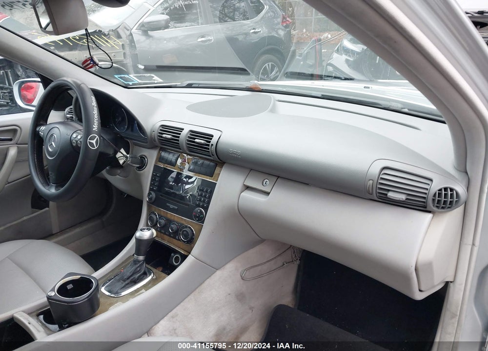 2007 MERCEDES-BENZ C 230 SPORT VIN: WDBRF52H87A941155