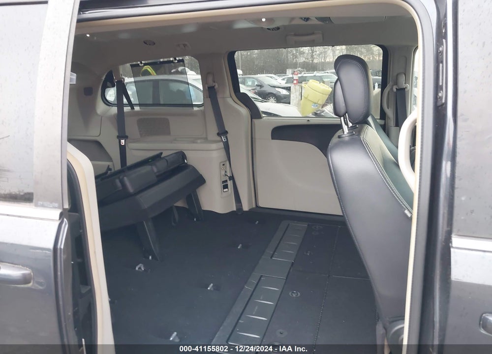 2014 CHRYSLER TOWN & COUNTRY TOURING VIN: 2C4RC1BG9ER277516