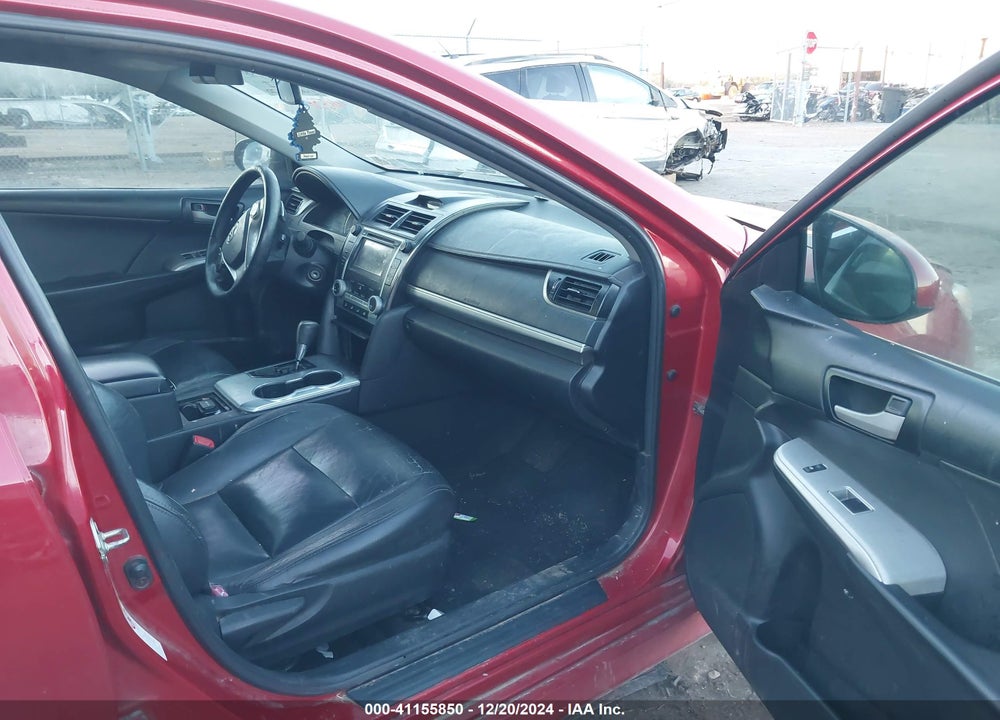 2014 TOYOTA CAMRY SE VIN: 4T1BF1FK4EU740572