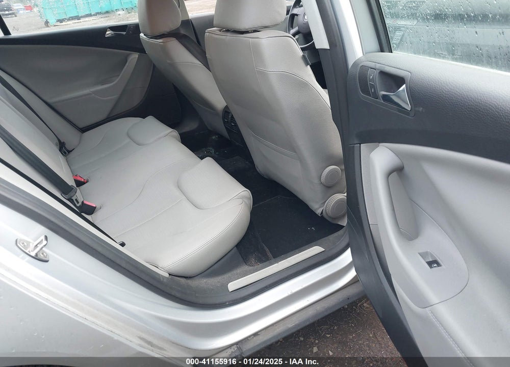 2007 VOLKSWAGEN PASSAT VIN: WVWGK73C67P010007