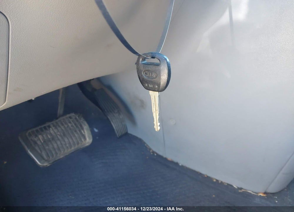 2010 KIA SEDONA VIN: KNDMH4C30A6335605